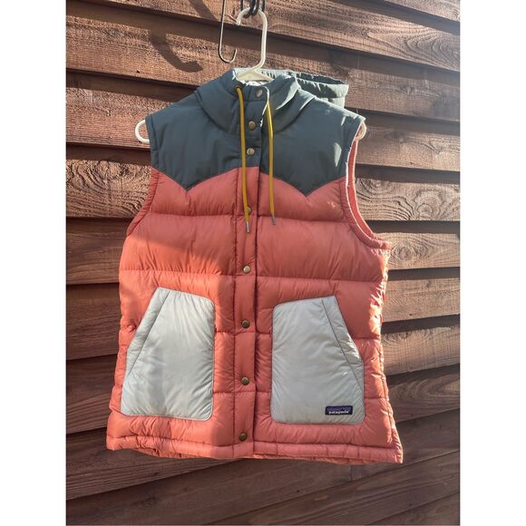 Patagonia Woman’s Bivy Hooded Down Vest Sz L Sold Out Burl Red - Picture 7 of 13